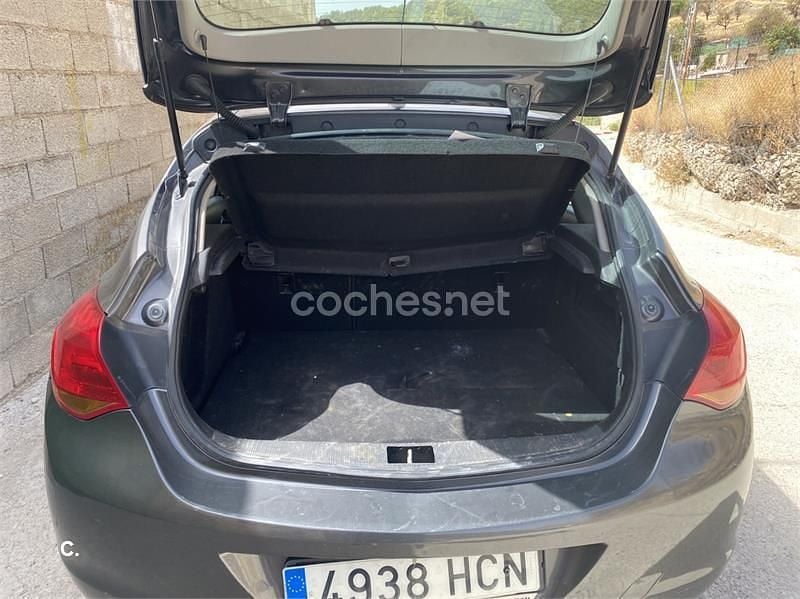 Gris / plata Usado 2011 Opel Astra Enjoy Familiar | 4500 € (Precio justo) - Imagen 1/2