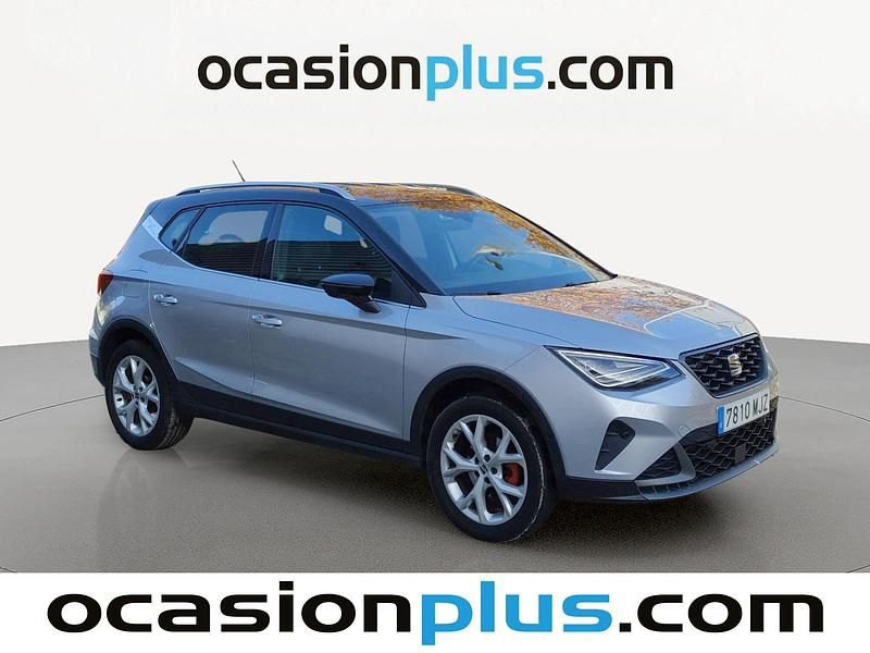 Usado Seat Arona FR 150 CV (110 kW) 2023 Gris SUV