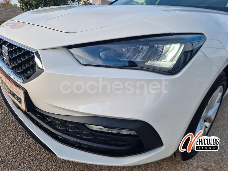 Usado Seat Leon Style 115 CV (84 kW) 2021 Blanco Berlina