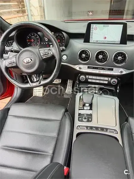 Usado Kia Stinger GT-Line 245 CV (180 kW) 2021 Rojo Utilitario