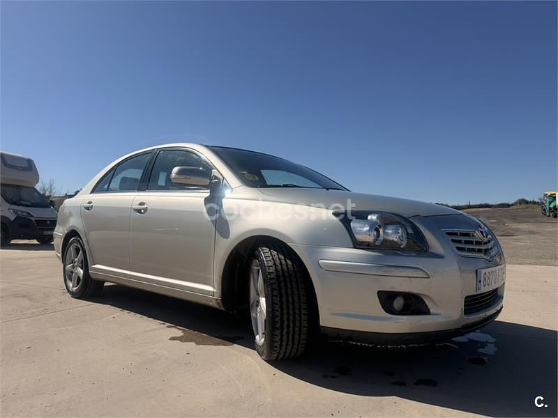 Usado Toyota Avensis Executive 150 CV (110 kW) 2007 Beige Berlina