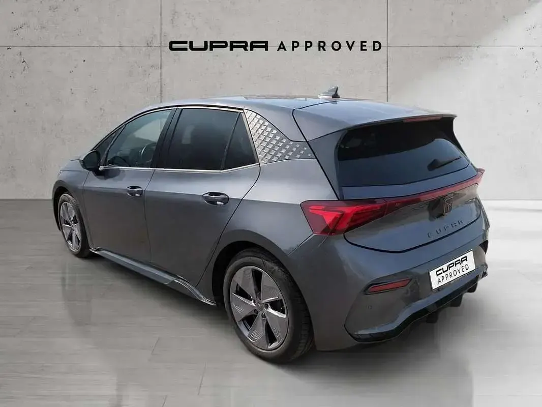 Usado Cupra Born e-Boost 169 kW (231 CV) 2021 Gris Utilitario