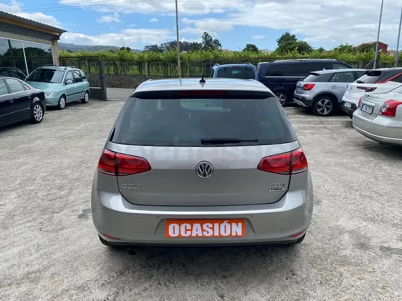 Usado VW Golf VII Advance 110 CV (80 kW) 2016 Gris / plata Berlina