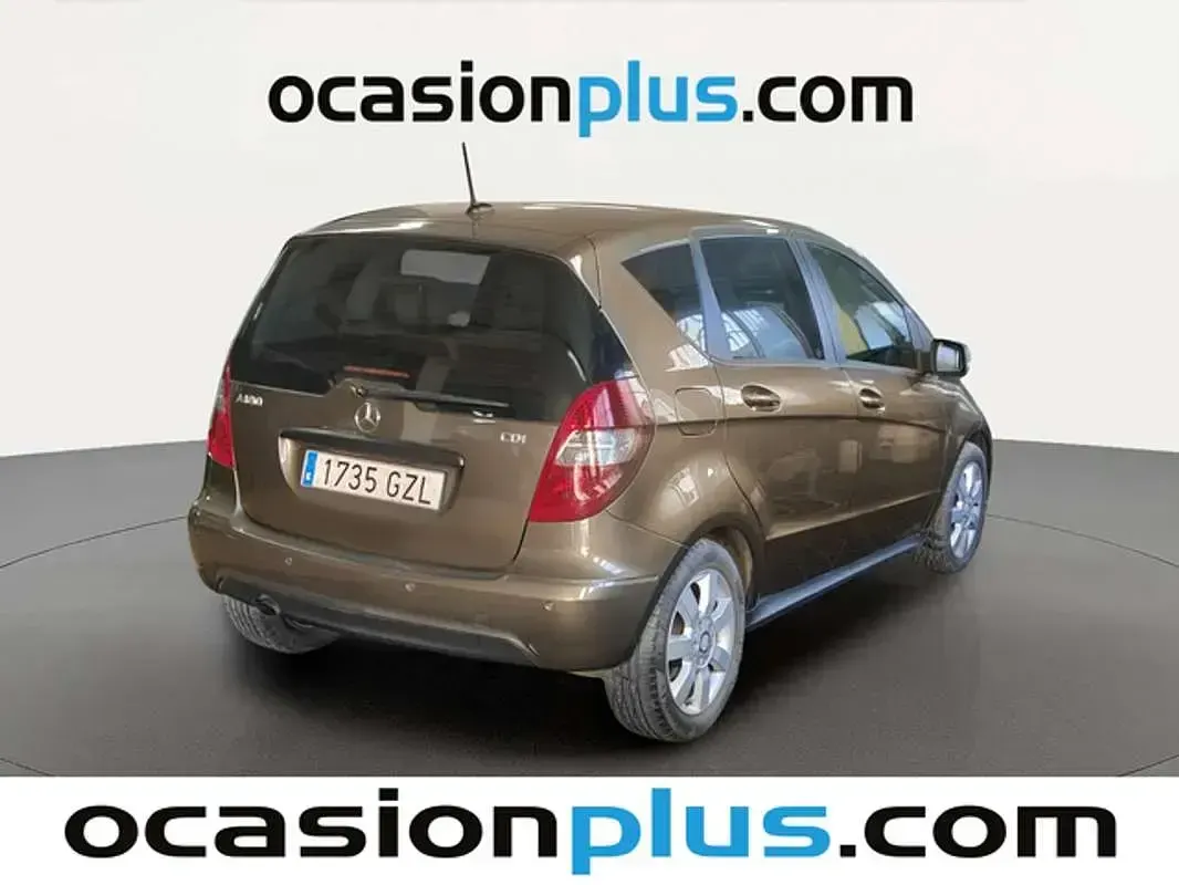 Usado Mercedes A180 109 CV (80 kW) 2010 Marrón Utilitario