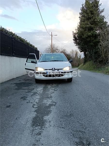 Usado Peugeot 106 60 CV (44 kW) 1997 Blanco Utilitario