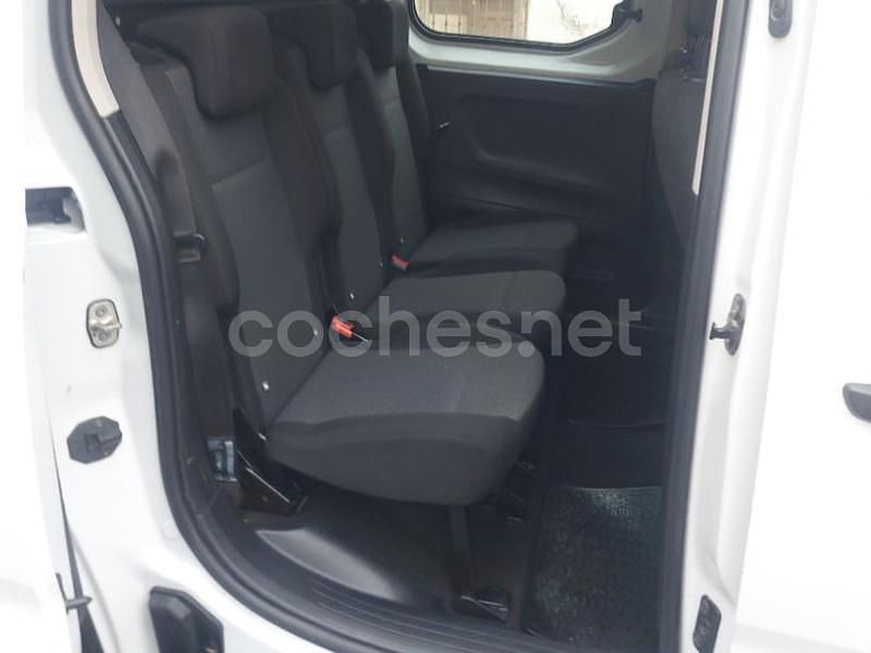 Usado Peugeot Rifter Allure 100 CV (73 kW) 2023 Blanco Monovolumen