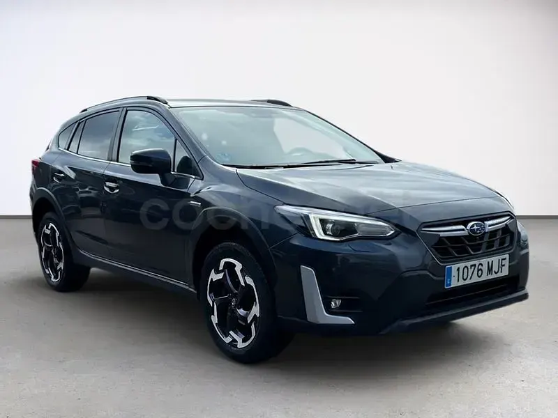 Usado Subaru XV Sport 150 CV (110 kW) 2023 Gris / plata SUV