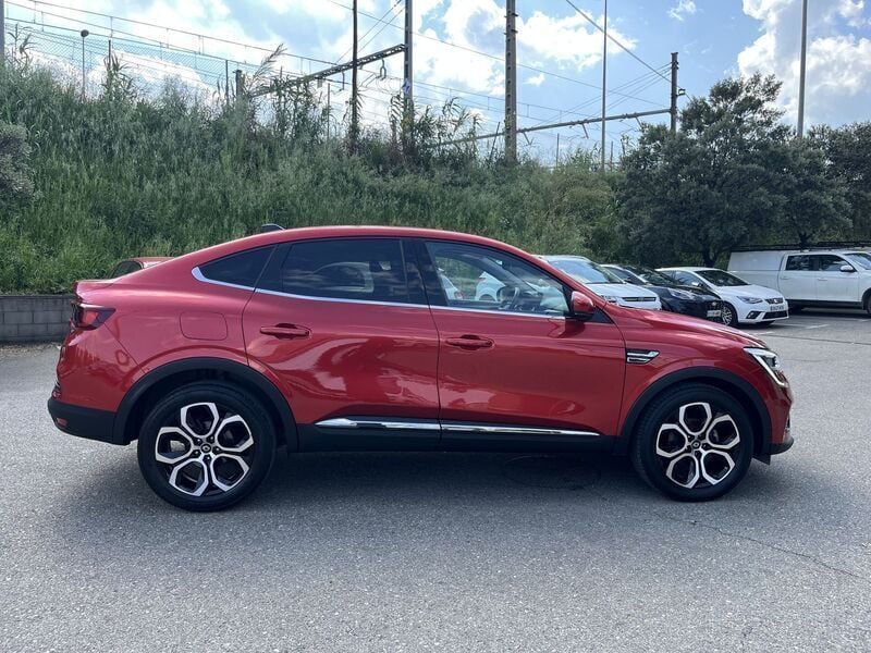 Usado Renault Arkana Zen 140 CV (102 kW) 2022 Rojo SUV