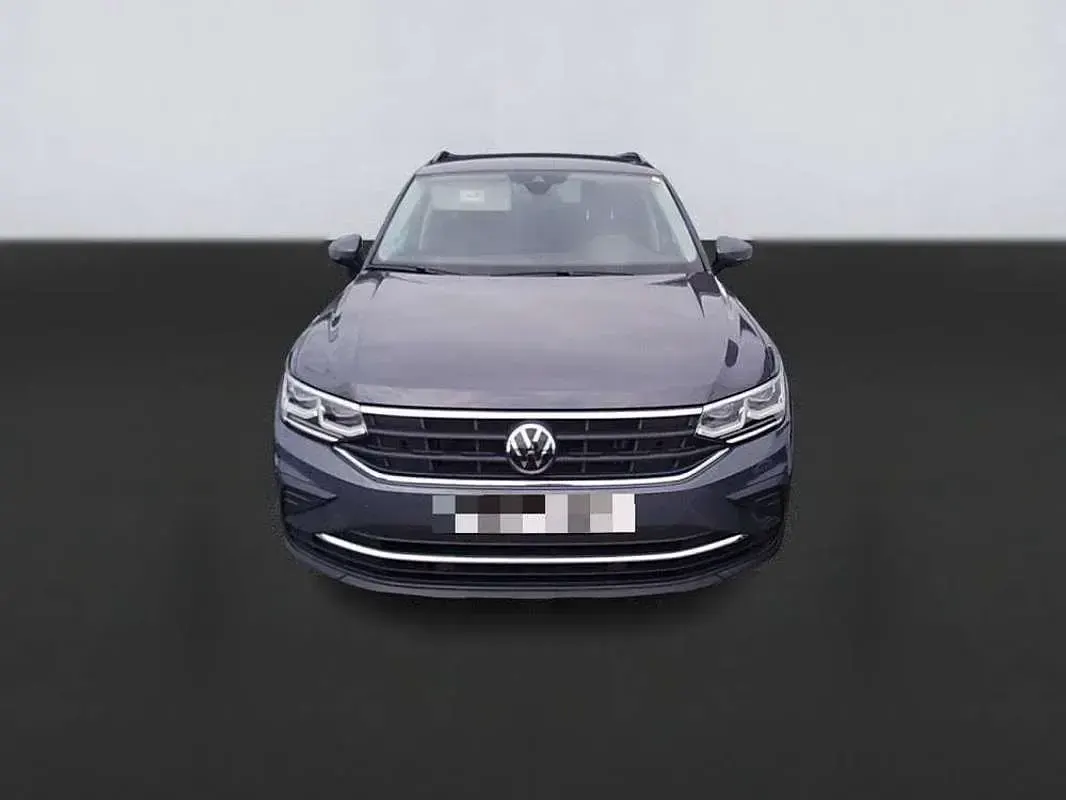 Usado VW Tiguan Life 150 CV (110 kW) 2022 Gris / plata SUV