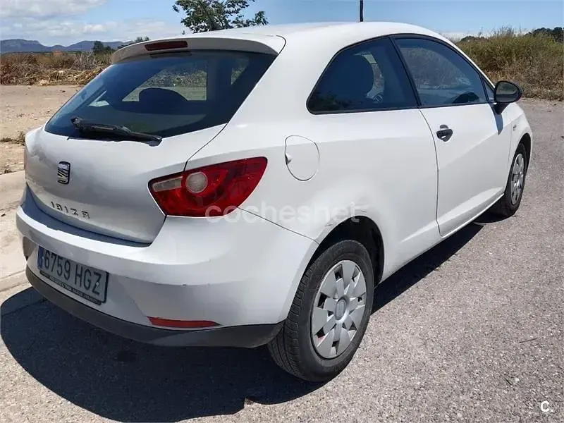 Usado Seat Ibiza SC Reference 60 CV (44 kW) 2011 Blanco Utilitario