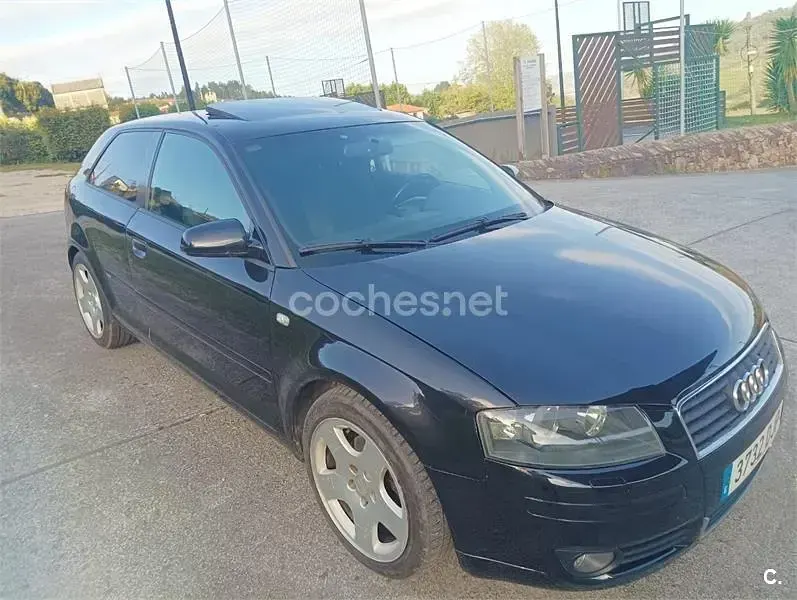 Usado Audi A3 Ambition 105 CV (77 kW) 2005 Negro Utilitario