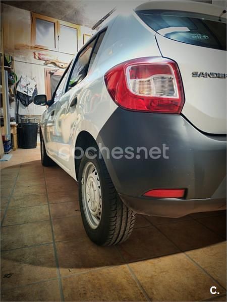 Usado Dacia Sandero Base 75 HP (55 kW) 2013 Branco Sedan