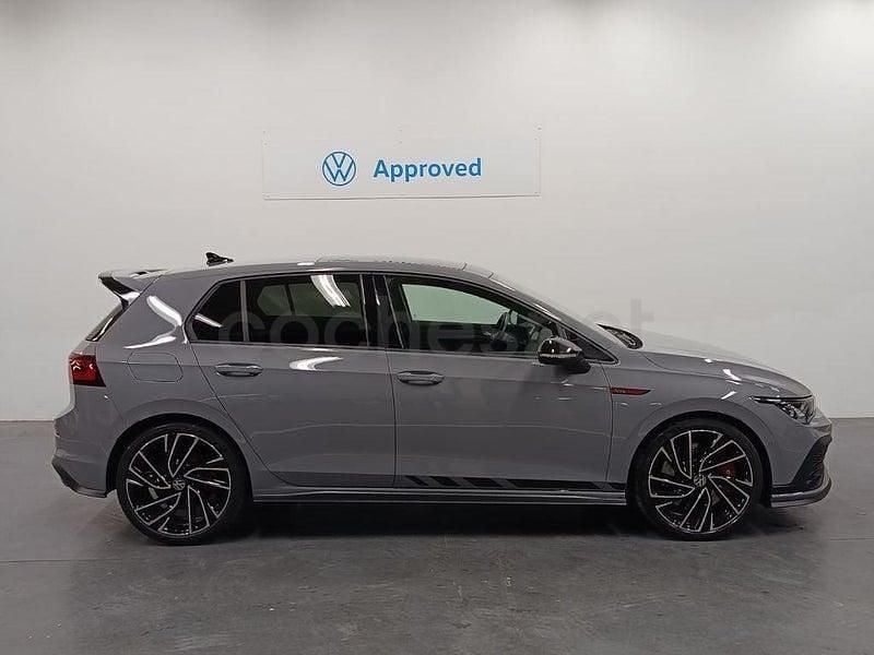 Usado VW Golf VIII GTI Clubsport 301 CV (221 kW) 2023 Gris / plata Berlina