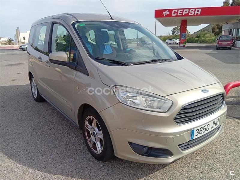 Beige Usado 2015 Ford Tourneo Courier Titanium Monovolumen | 10.490 € (Buen precio) - Imagen 1/4