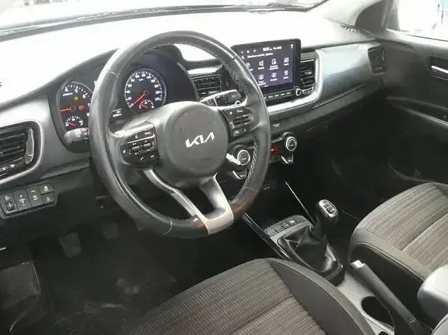 Usado Kia Stonic 120 CV (88 kW) 2021 Perennial grey SUV