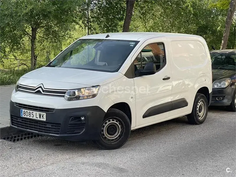 Usado Citroën Berlingo Live 102 CV (75 kW) 2022 Blanco Monovolumen