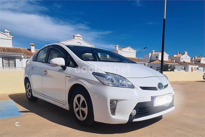 Blanco Usado 2013 Toyota Prius Eco Utilitario | 8200 € (Precio justo) - Imagen 1/4