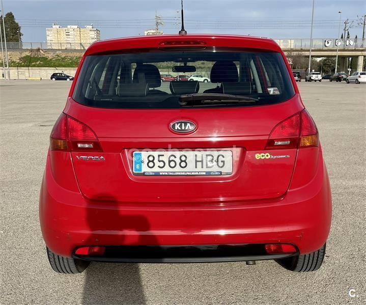 Usado Kia Venga 90 CV (66 kW) 2011 Rojo Utilitario