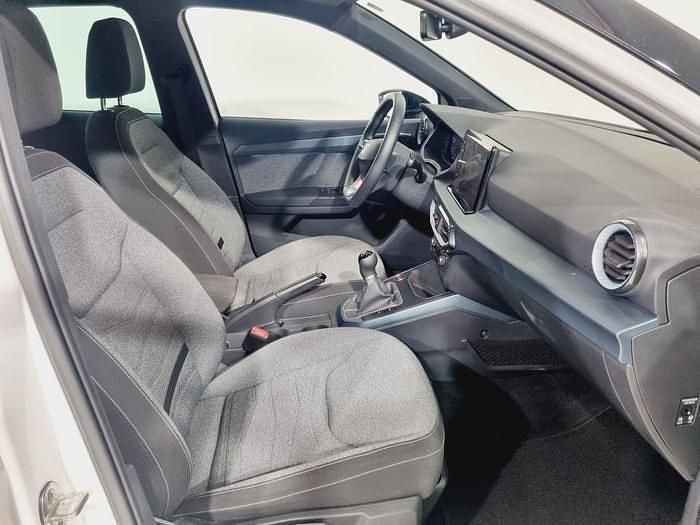 Usado Seat Arona Xperience 110 CV (80 kW) 2022 Blanco SUV
