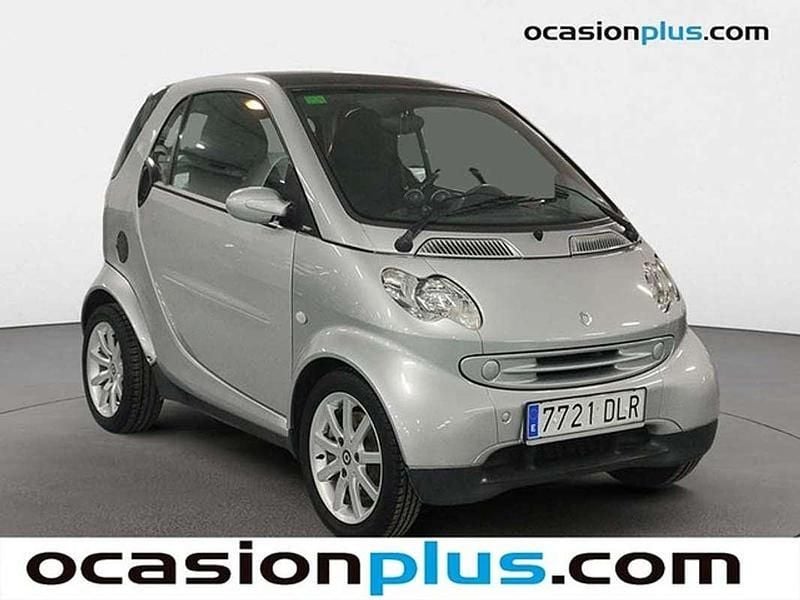Usado Smart ForTwo Coupé Passion 61 CV (44 kW) 2005 Plateado Coupe