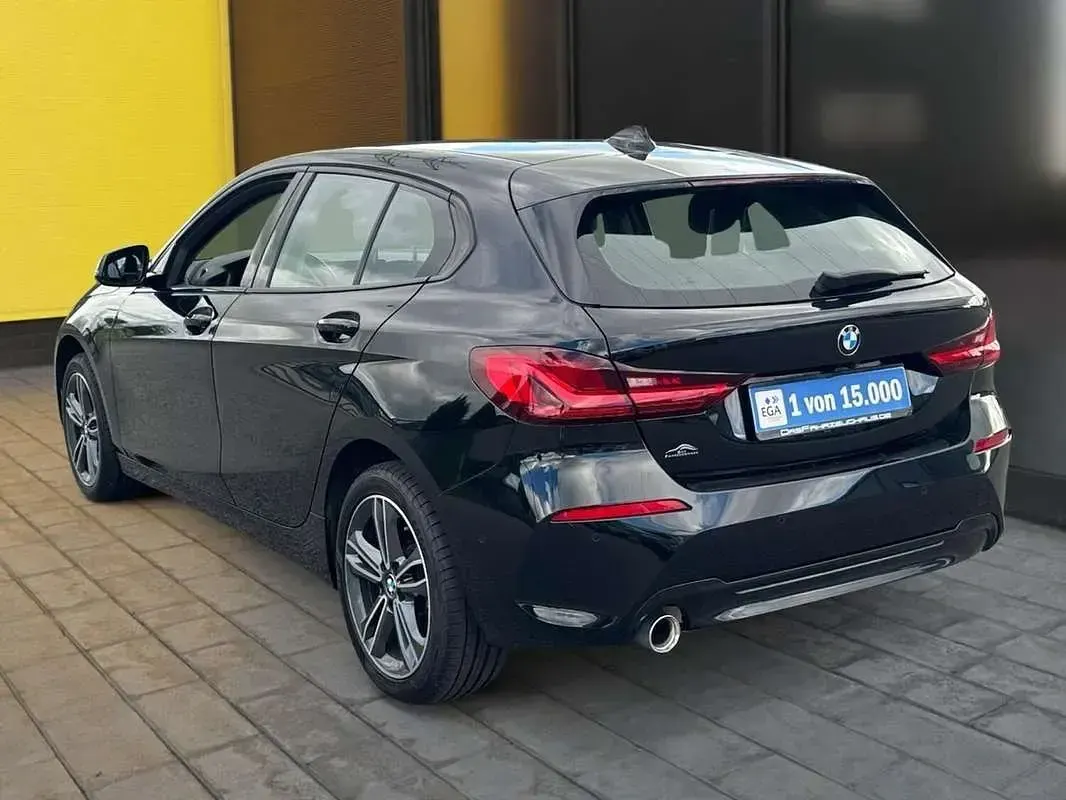 Usado BMW 118 Sport Line 140 CV (102 kW) 2024 Negro Berlina