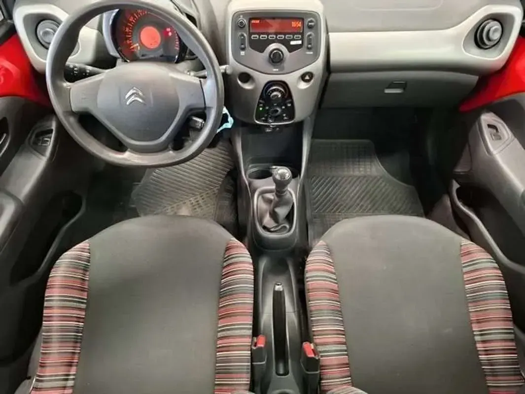 Usado Citroën C1 Feel 82 CV (60 kW) 2017 Rojo Utilitario