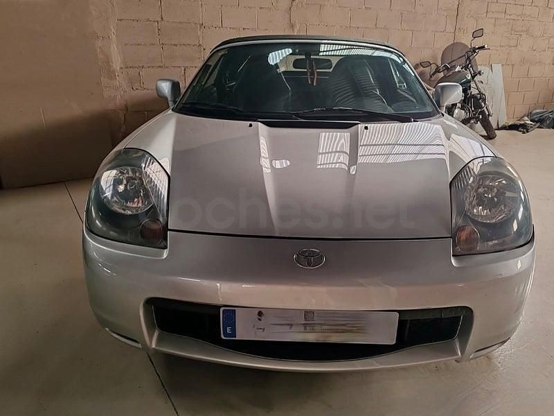 Usado Toyota MR2 140 CV (102 kW) 2002 Gris / plata Descapotable