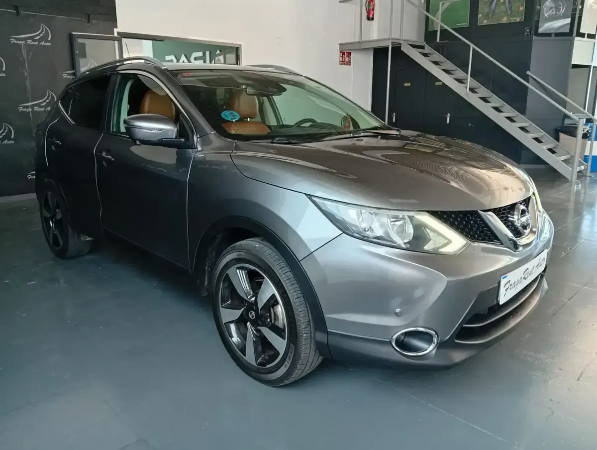 Usado Nissan Qashqai N-Connecta 110 CV (80 kW) 2017 Gris SUV
