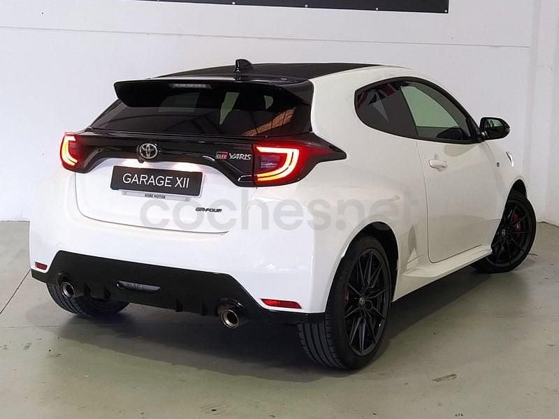 Usado Toyota Yaris 261 CV (191 kW) 2021 Blanco Utilitario
