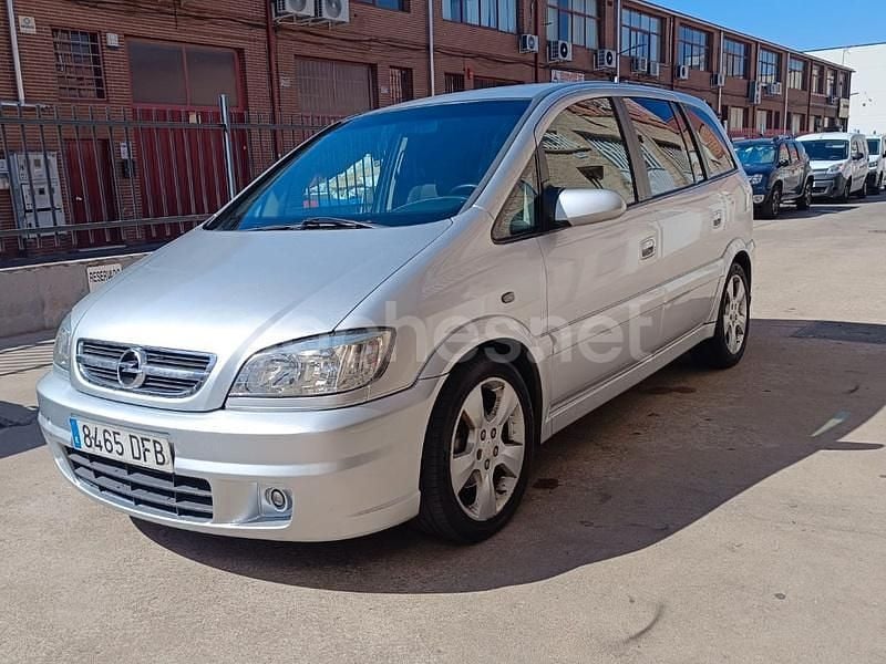 Gris / plata Usado 2005 Opel Zafira Design Edition Monovolumen | 4000 € (Precio justo) - Imagen 1/4