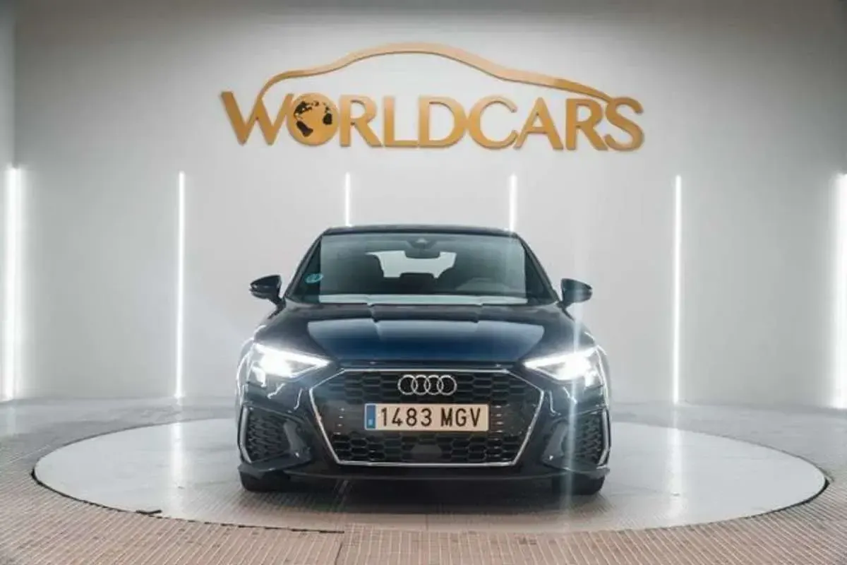 Usado Audi A3 Sportback 150 CV (110 kW) 2023 Azul Utilitario