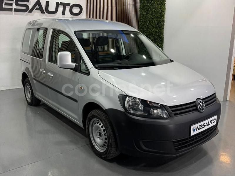 Usado VW Caddy Comfortline 102 CV (75 kW) 2013 Gris / plata Monovolumen