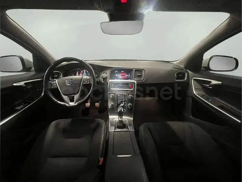 Usado Volvo V60 Momentum 150 CV (110 kW) 2016 Gris / plata Familiar