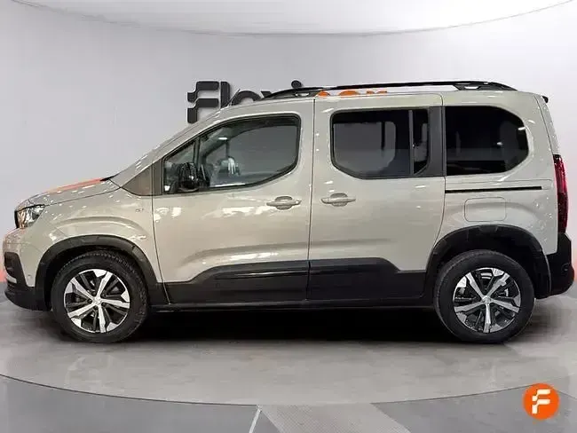 Usado Peugeot Rifter GT 130 CV (95 kW) 2021 Beige Monovolumen