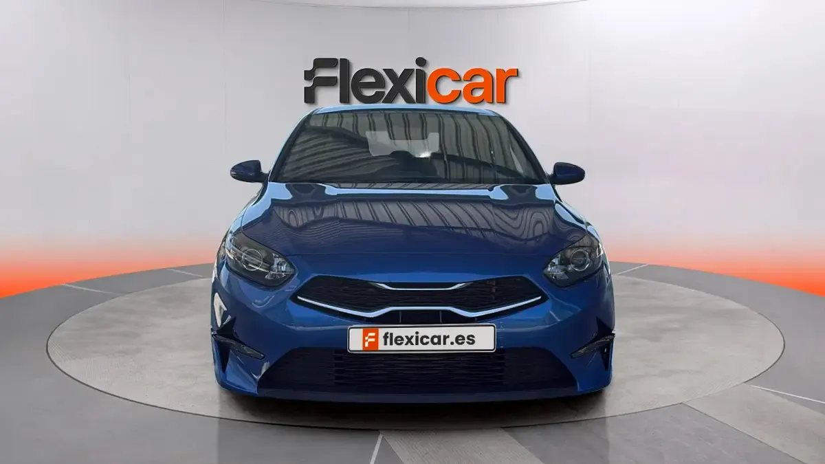 Usado Kia Ceed 136 CV (100 kW) 2023 Azul Utilitario