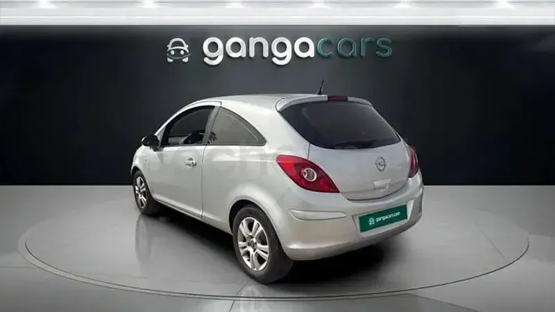 Usado Opel Corsa 95 CV (69 kW) 2012 Plateado Utilitario