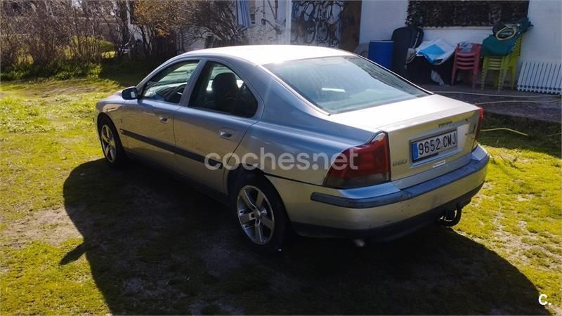 Gris / plata Usado 2003 Volvo S60 Berlina | 1800 € (Precio justo) - Imagen 1/4