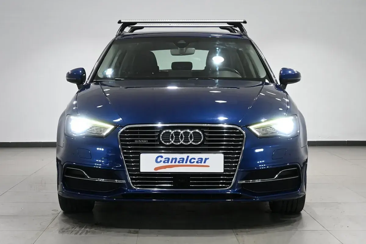 Usado Audi A3 Ambition 204 CV (150 kW) 2015 Azul eléctrico