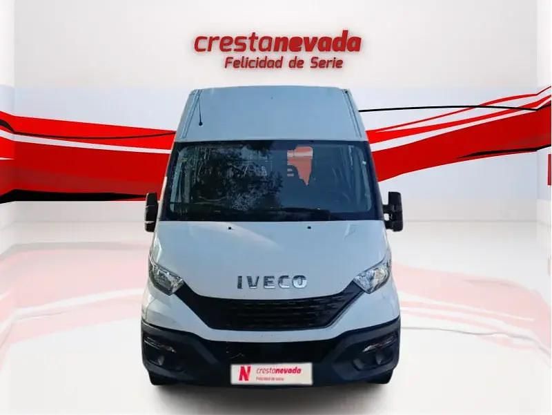 Usado Iveco Daily 136 CV (100 kW) 2021 Blanco Monovolumen