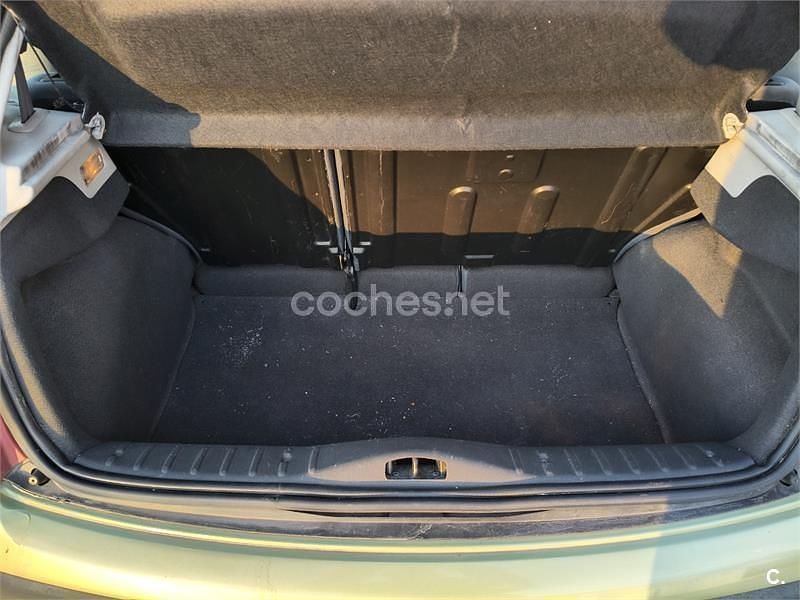 Usado Citroën C3 61 CV (44 kW) 2004 Verde Berlina