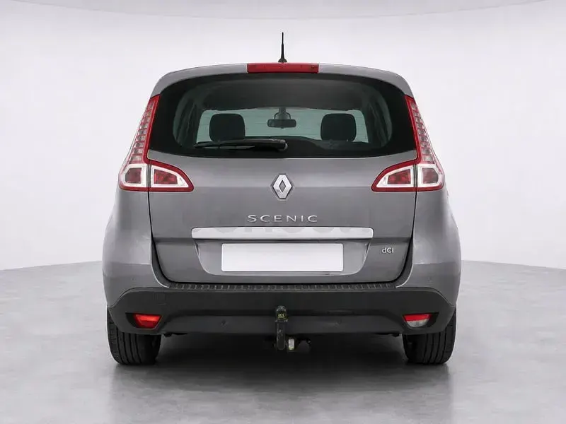 Usado Renault Scénic III Dynamique 110 CV (80 kW) 2011 Gris / plata Monovolumen