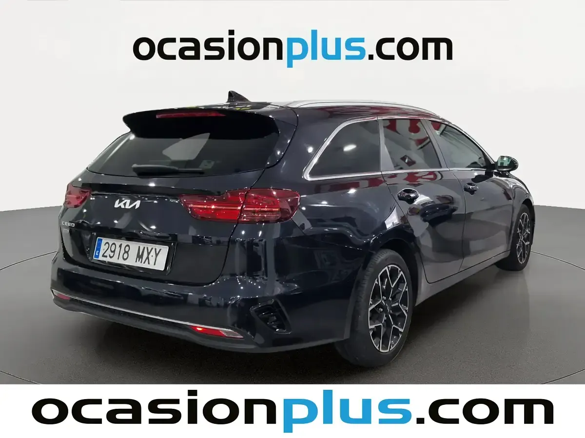 Usado Kia Ceed Style 100 CV (73 kW) 2025 Negro Utilitario