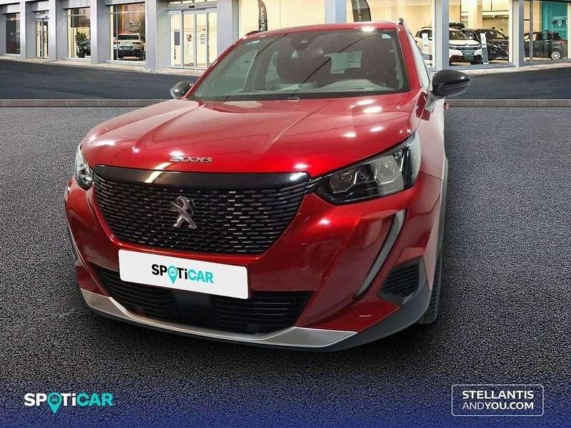 Usado Peugeot 2008 Allure 131 CV (96 kW) 2022 Rojo SUV