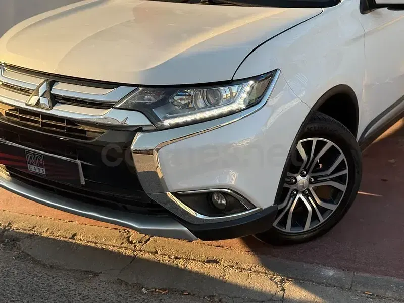Usado Mitsubishi Outlander Motion 150 CV (110 kW) 2016 Blanco SUV