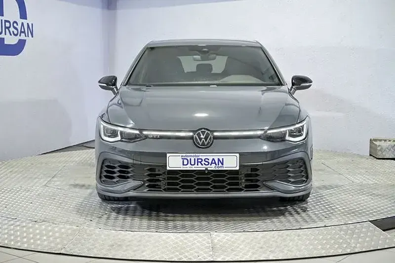 Usado VW Golf VIII GTI Clubsport 301 CV (221 kW) 2022 Gris / plata Berlina