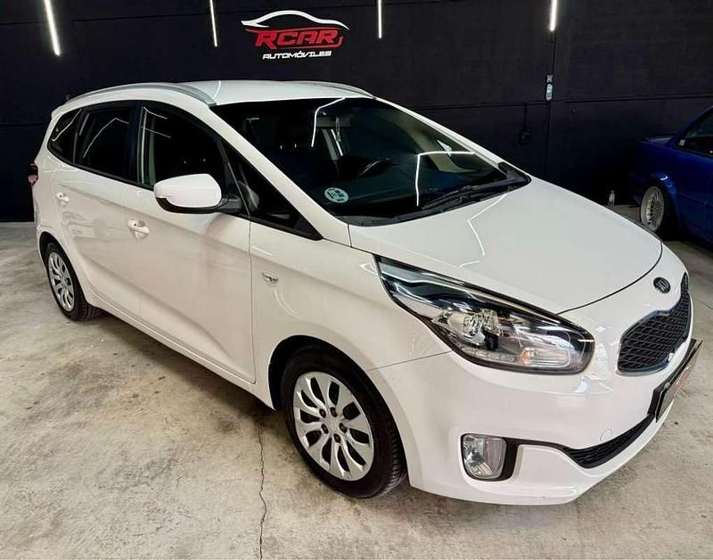 Blanco Usado 2015 Kia Carens Monovolumen | 8490 € (Buen precio) - Imagen 1/4