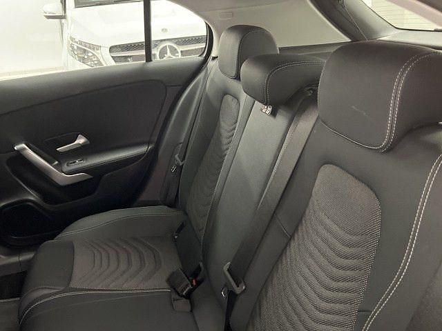 Usado Mercedes A180 Progressive 136 CV (100 kW) 2024 Negro