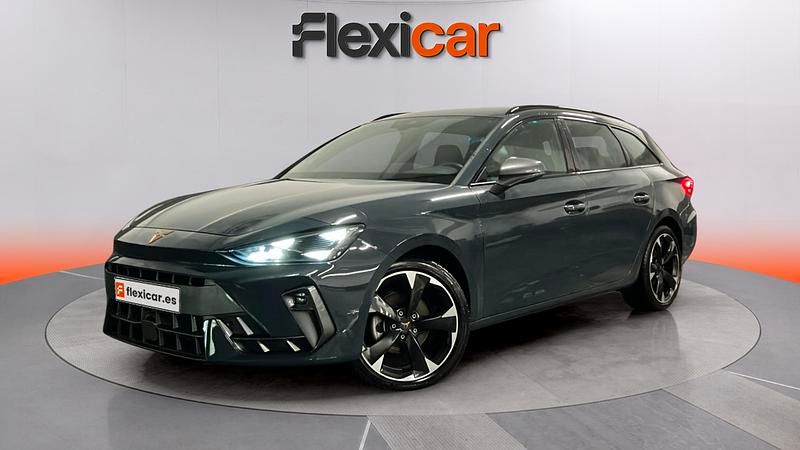 Usado Cupra Leon 150 HP (110 kW) 2025 Azul Carrinha