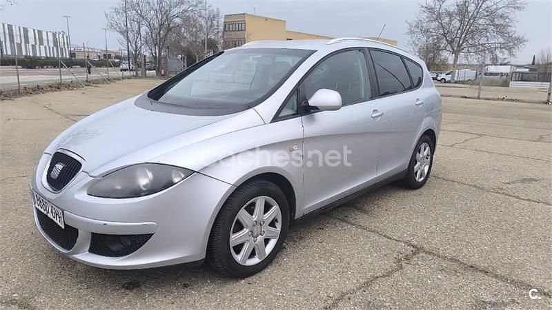 Usado Seat Altea XL 105 CV (77 kW) 2008 Gris / plata Monovolumen