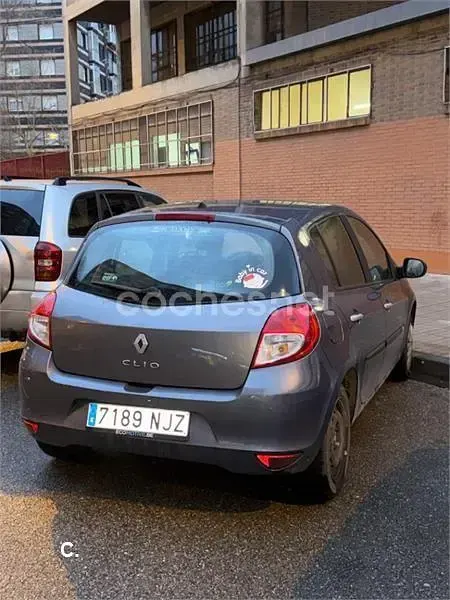 Usado Renault Clio GrandTour 100 CV (73 kW) 2009 Gris / plata Familiar